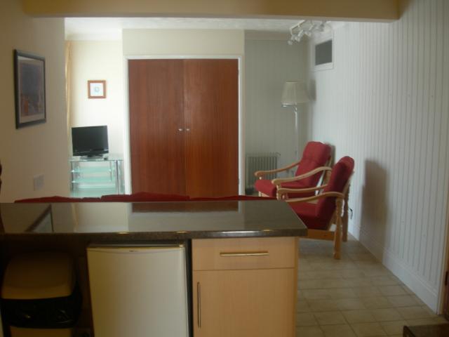 1_Lounge.JPG