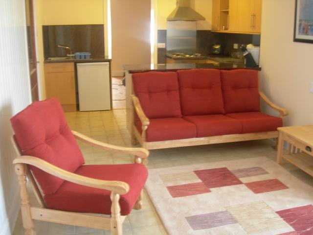1_kitchen_2.JPG